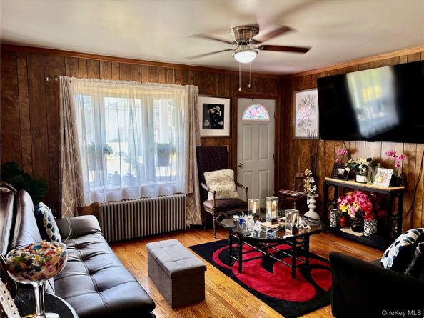 26 E 12th Street, Huntington Station NY 11746