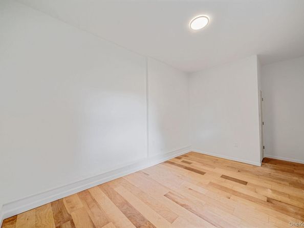 220 Peekskill Avenue, Medford NY 11763