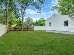 220 Peekskill Avenue, Medford NY 11763