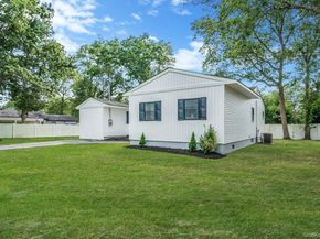 220 Peekskill Avenue, Medford NY 11763