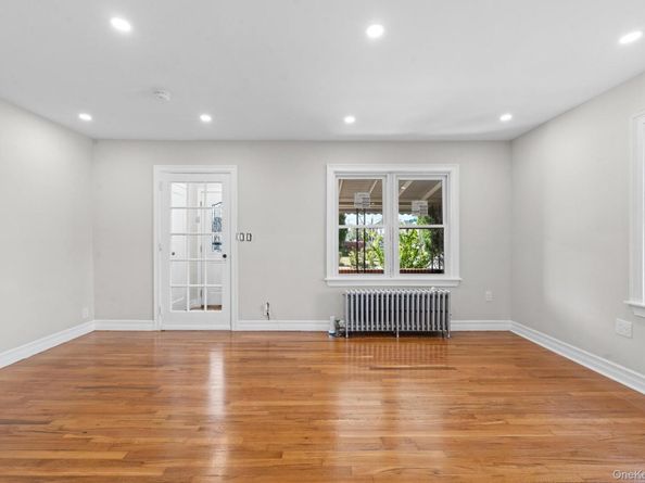 13001 228th Street, Laurelton NY 11413