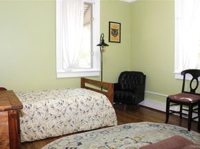16 Daisy Place, Selden NY 11784