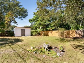 16 Daisy Place, Selden NY 11784