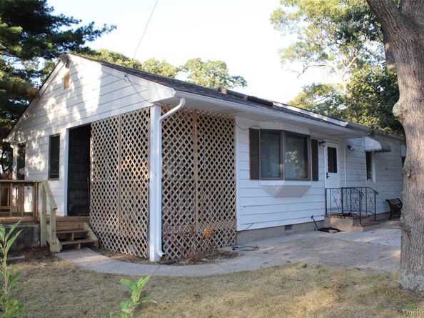 16 Daisy Place, Selden NY 11784