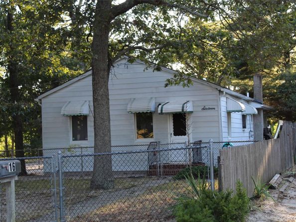 16 Daisy Place, Selden NY 11784