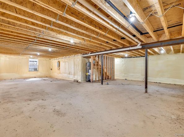 21 Fulton Street, West Babylon NY 11704