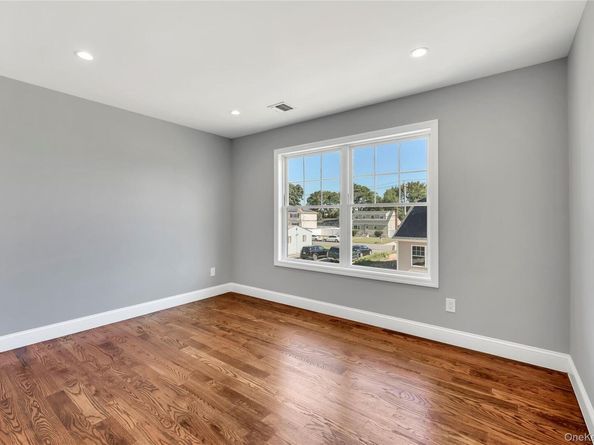 21 Fulton Street, West Babylon NY 11704