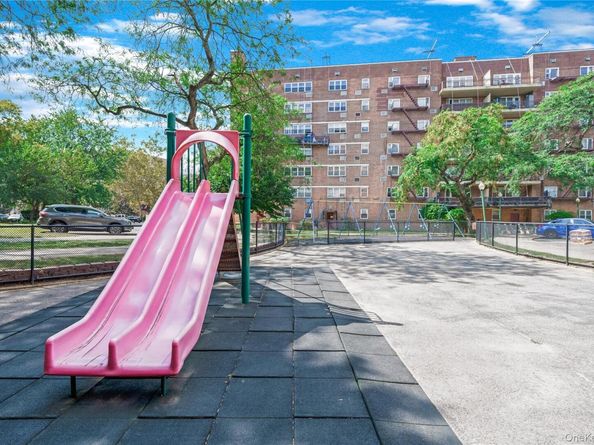 88-08 151 Avenue 5C, Howard Beach NY 11414