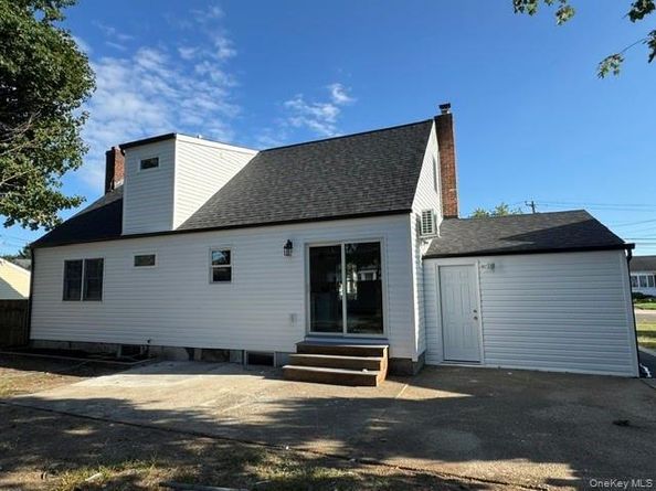 337 N Boston Avenue, Massapequa NY 11758