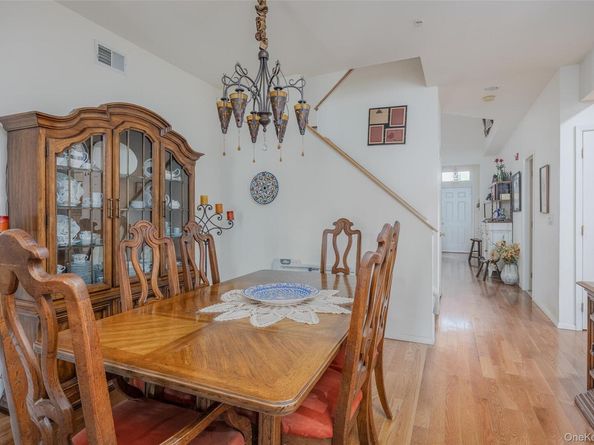 10 Cranberry Circle, Medford NY 11763
