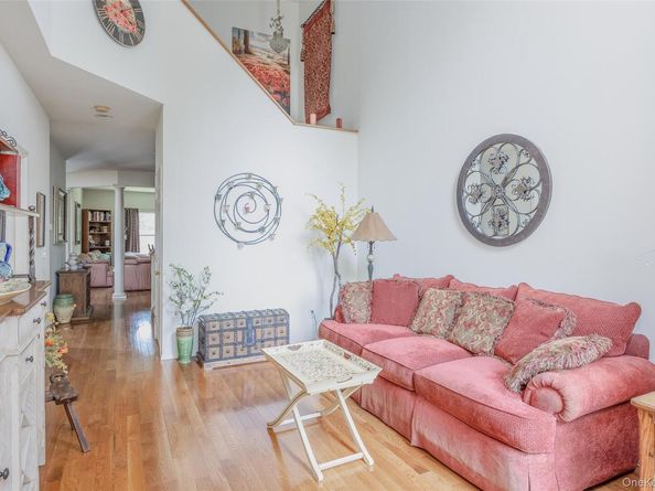 10 Cranberry Circle, Medford NY 11763