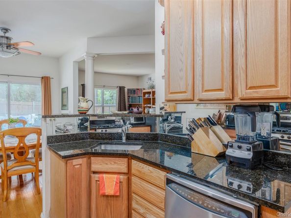 10 Cranberry Circle, Medford NY 11763