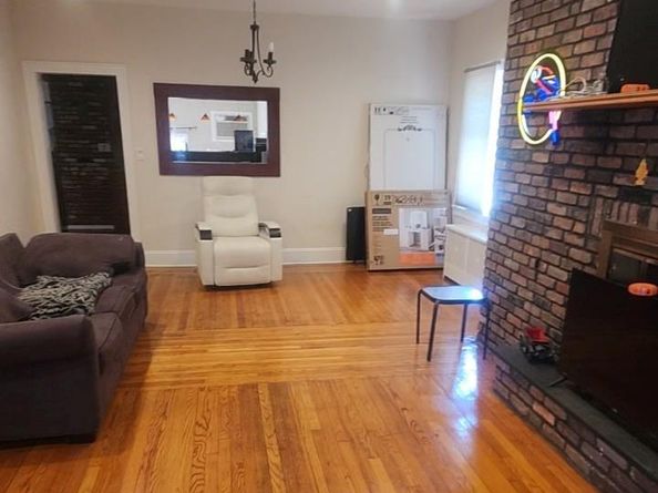 16 Maiden Lane, Lynbrook NY 11563