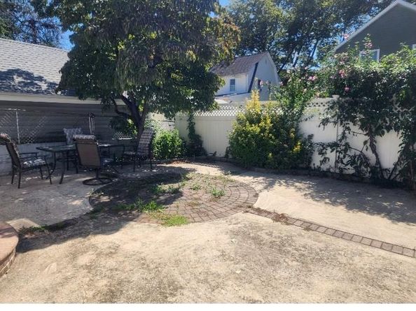 16 Maiden Lane, Lynbrook NY 11563
