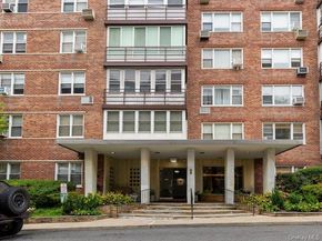 1 Washington Square Washington Square 1D, Larchmont NY 10538