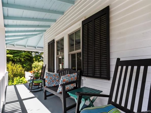 15 Old School Lane, Pleasantville NY 10570