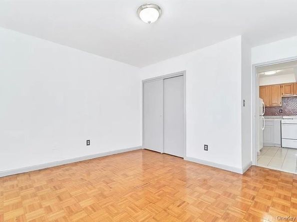 5609 Van Cleef Street, Corona NY 11368