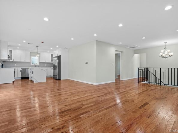 350 Holbrook Road, Ronkonkoma NY 1779