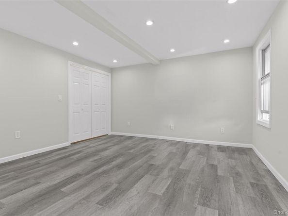 350 Holbrook Road, Ronkonkoma NY 1779