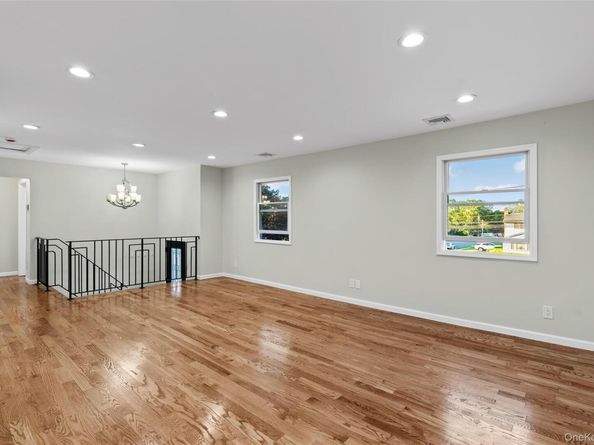 350 Holbrook Road, Ronkonkoma NY 1779