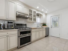 72 Shinbone Lane, Commack NY 11725