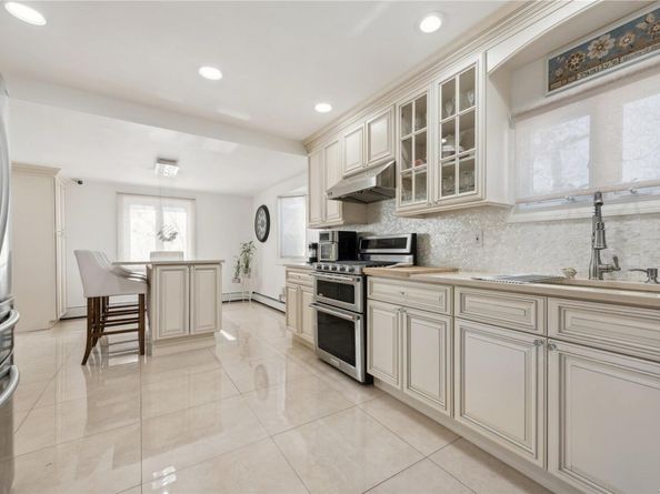 72 Shinbone Lane, Commack NY 11725