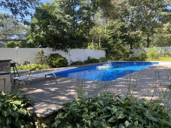 72 Shinbone Lane, Commack NY 11725