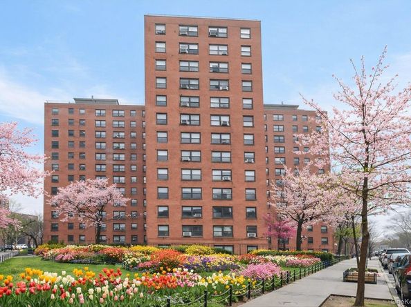99-32 66 Road 5W, Rego Park NY 11374