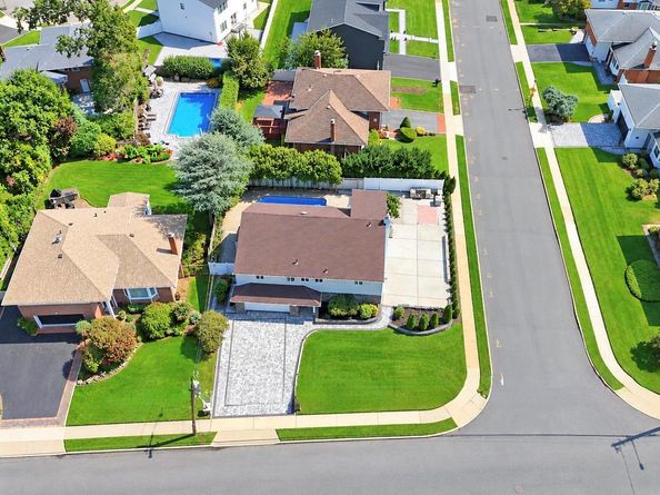 2020 Valentines Road, Westbury NY 11590