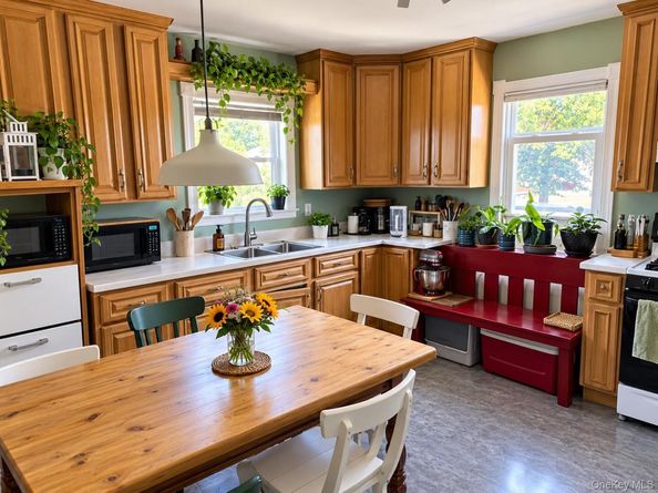 74 W Hoffman Avenue, Lindenhurst NY 11757