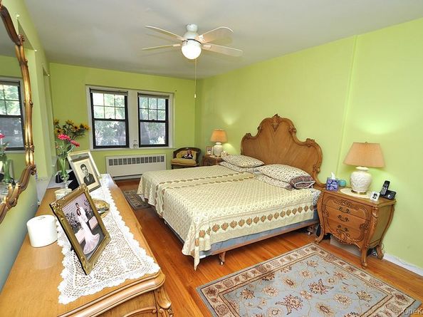 209 Garth Road 2M, Scarsdale NY 10583