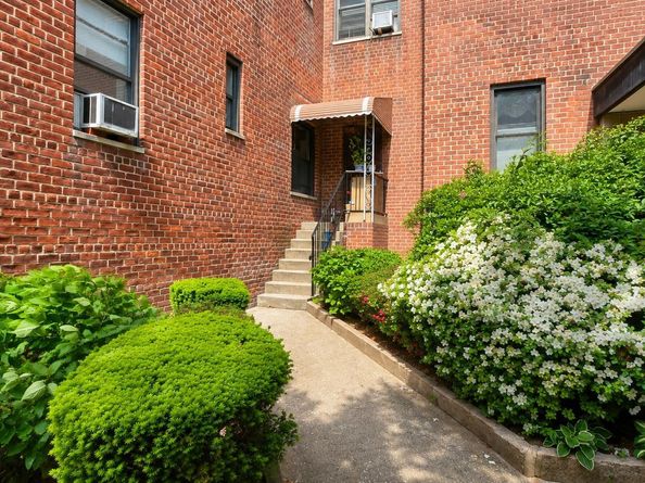 11 Bronx River Road 1M, Yonkers NY 10704