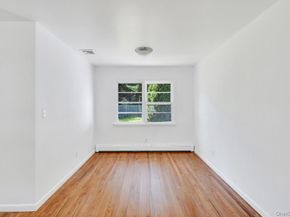 40 Fenwick Street, Greenlawn NY 11740