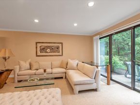 51 Wimbledon Drive, Roslyn NY 11576