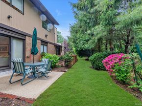 51 Wimbledon Drive, Roslyn NY 11576