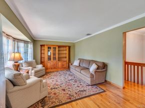 8 Camille Lane, Holbrook NY 11741