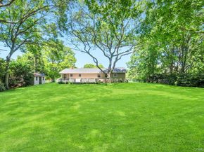 8 Camille Lane, Holbrook NY 11741