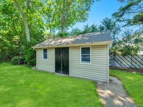 8 Camille Lane, Holbrook NY 11741