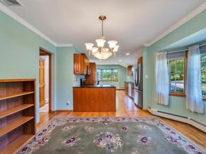 8 Camille Lane, Holbrook NY 11741