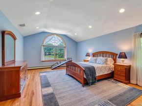 8 Camille Lane, Holbrook NY 11741