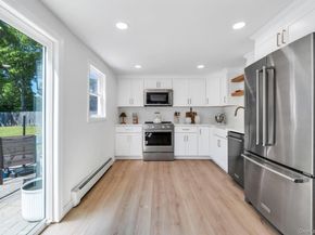 338 Easton Street, Ronkonkoma NY 11779