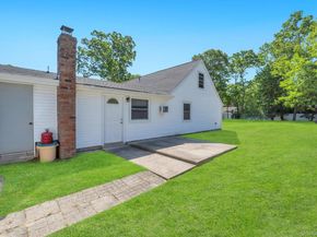 338 Easton Street, Ronkonkoma NY 11779