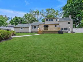14 Brittany Court, Northport NY 11768