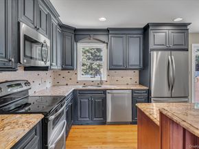 14 Brittany Court, Northport NY 11768