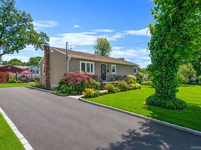 9 Sylvan Street, Bay Shore NY 11706