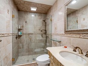 265 Sparrow Drive 265, Manhasset NY 11030