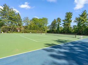 265 Sparrow Drive 265, Manhasset NY 11030