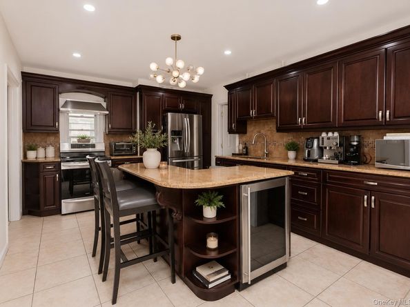 636 E 219th Street, Bronx NY 10467