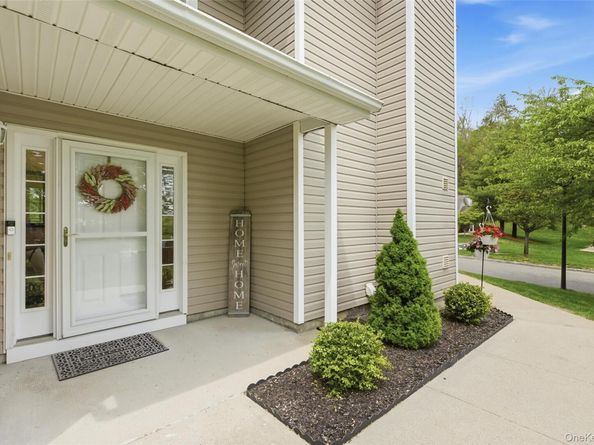 84 Erik Drive, East Setauket NY 11733