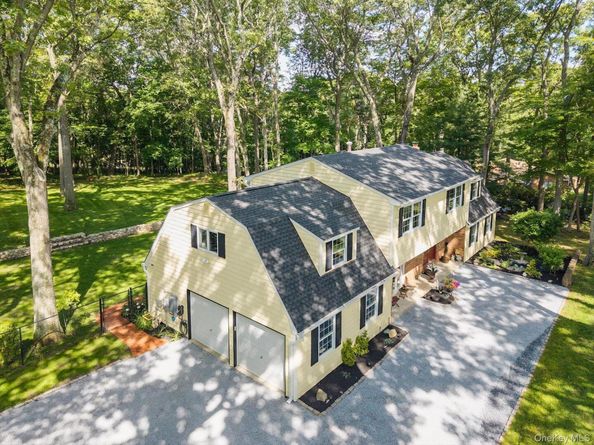 33 Bob O Link Lane, Northport NY 11768